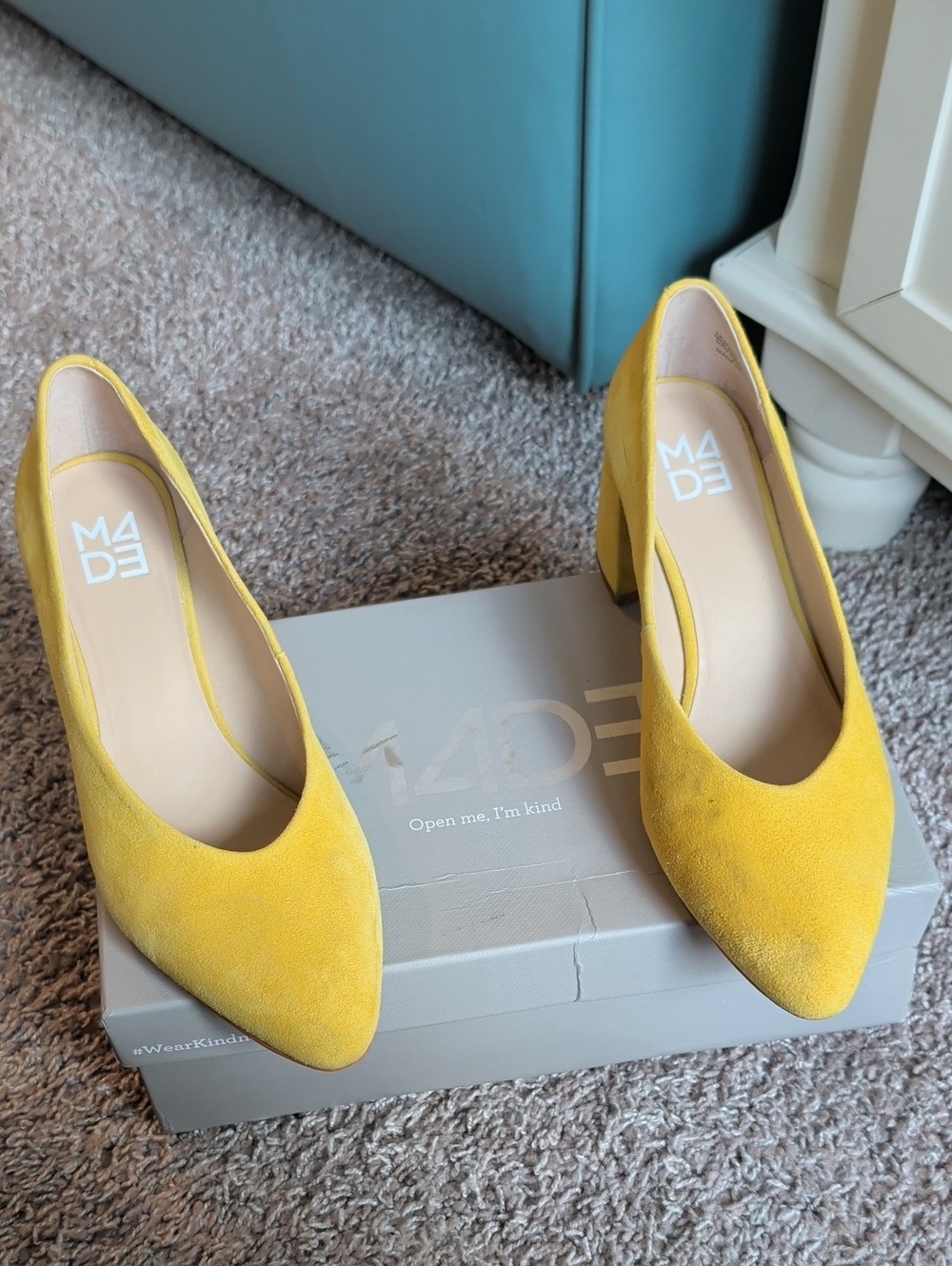 Womens Yellow Suede Block Heel Pumps IN BOX Size 8 1/2